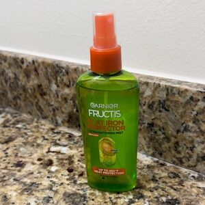 NWT Garnier Fructis Flat Iron Perfector Straightening Mist